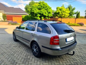 Škoda Octavia 2 Combi 2,0TDI 103KW 140"PS Elegance - 3