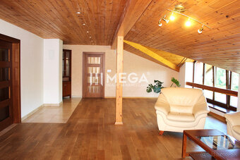 EXKLUZÍVNE NA PRENÁJOM VEĽKOMETRÁŽNY BYT 157M² v meste HUME - 3