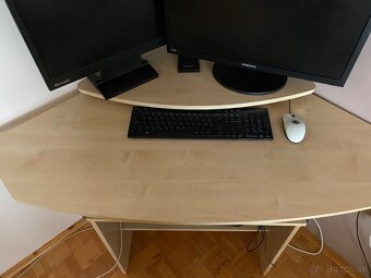 Rohovy PC stolik - 3