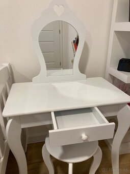 Dievčenský kozmetický stolík - 3