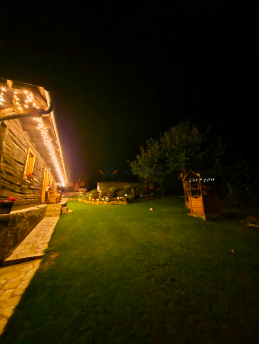 Na predaj drevenica s veľkým pozemkom - 1194 m² a bazénom v - 4