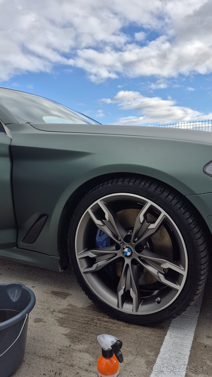 BMW Rad 5 M550i xDrive A/T G 30 2018 - 4