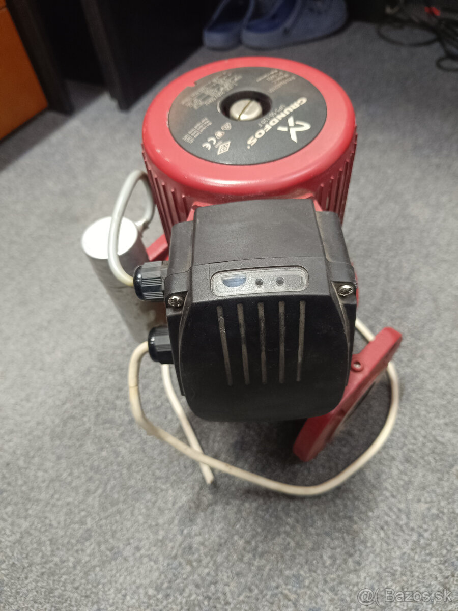 Obehové prírubové čerpadlo GRUNDFOS UPS 50-120F - 4