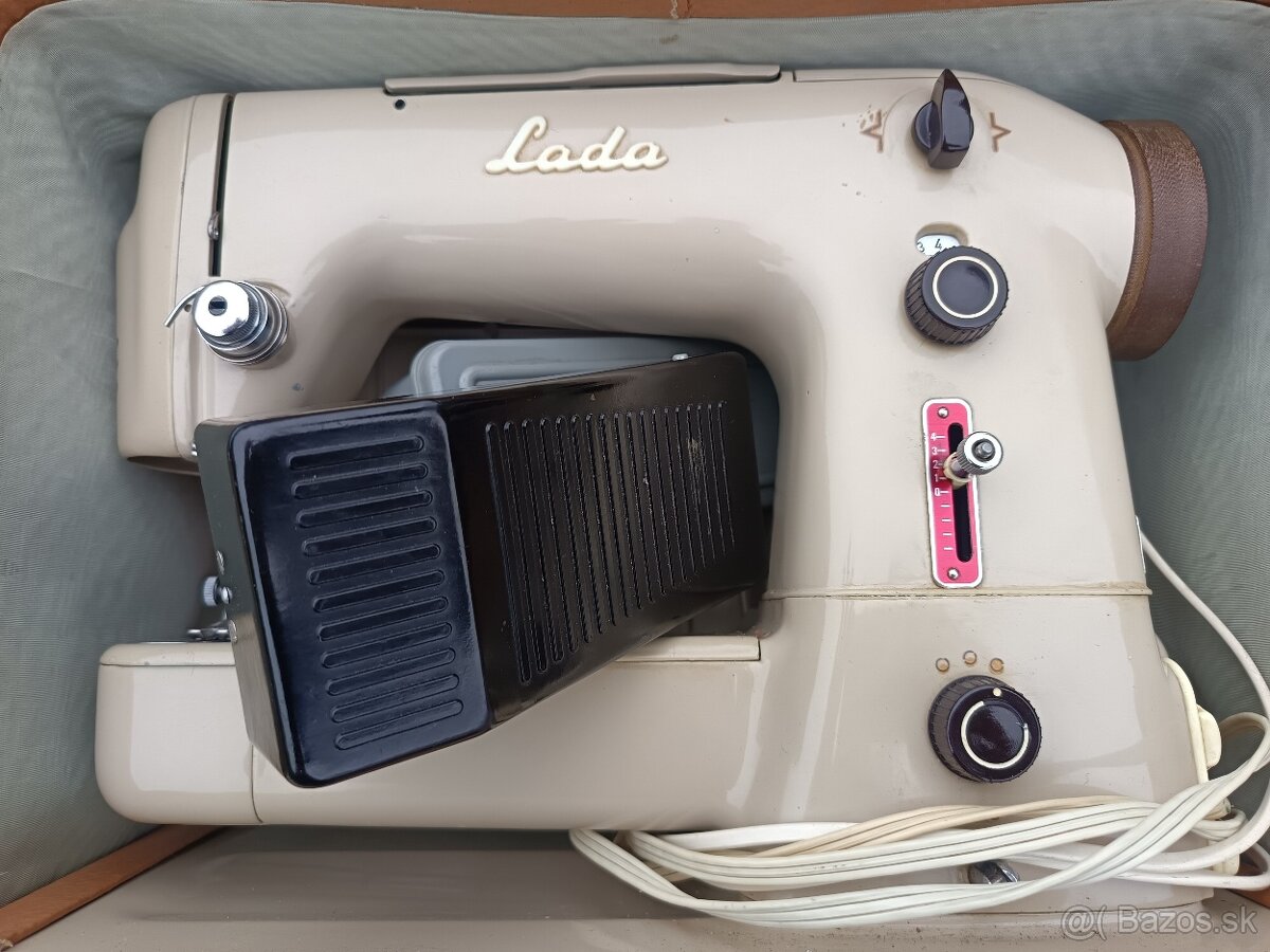 Šijací stroj Lada - 4