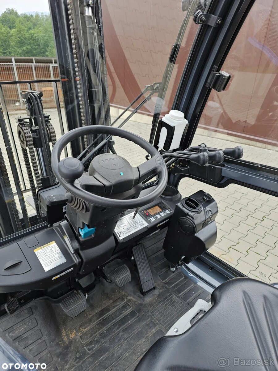 Vysokozdvižný vozík TOYOTA 8FDF25 - 4