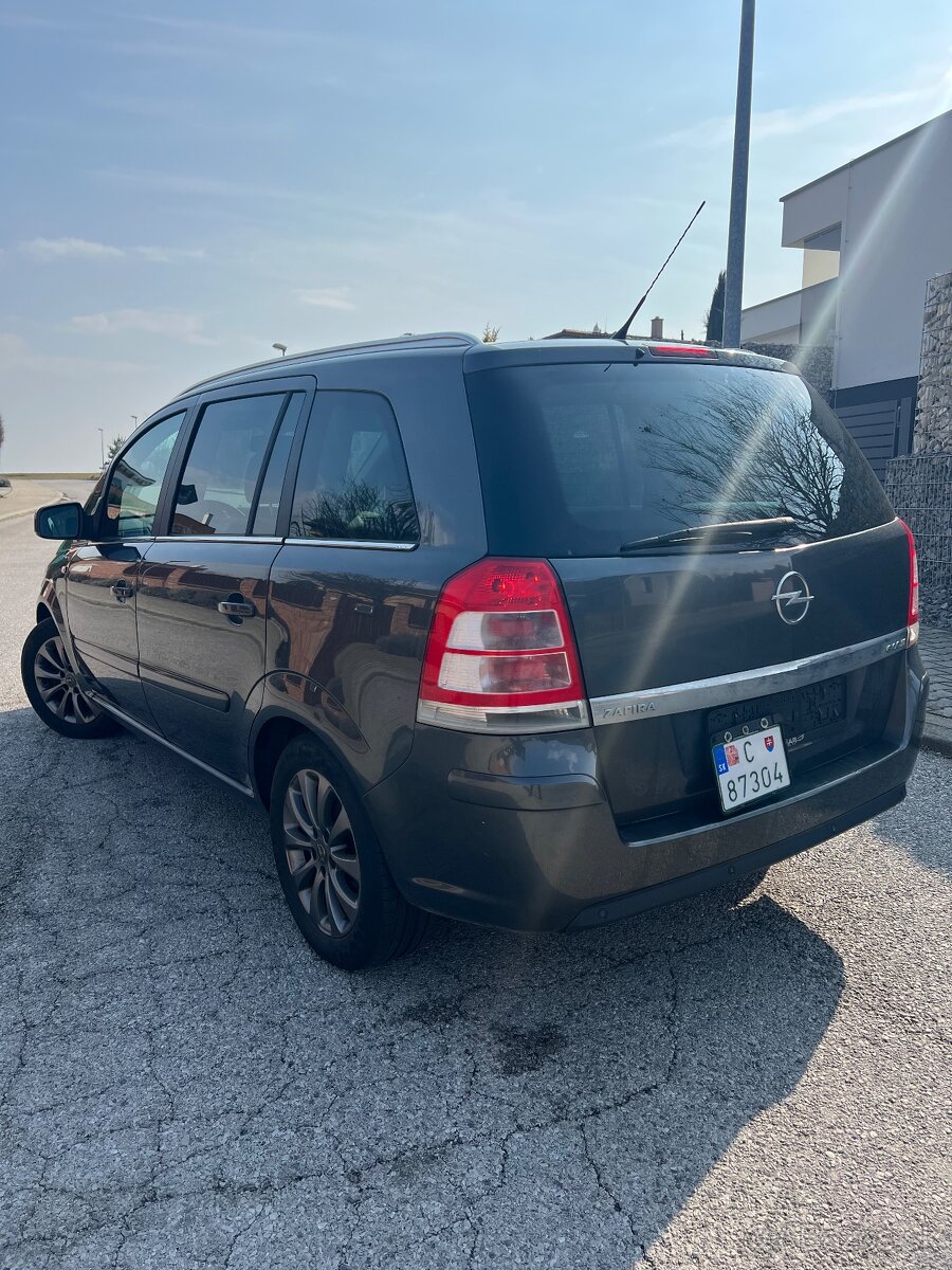 Opel Zafira 1.7 Diesel 7 miesne - 4