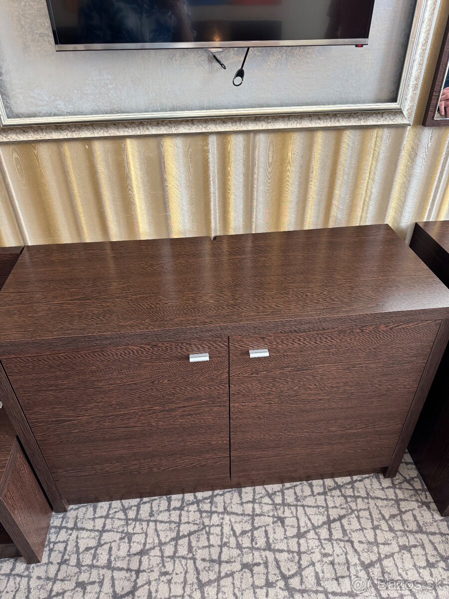 Komoda - 4