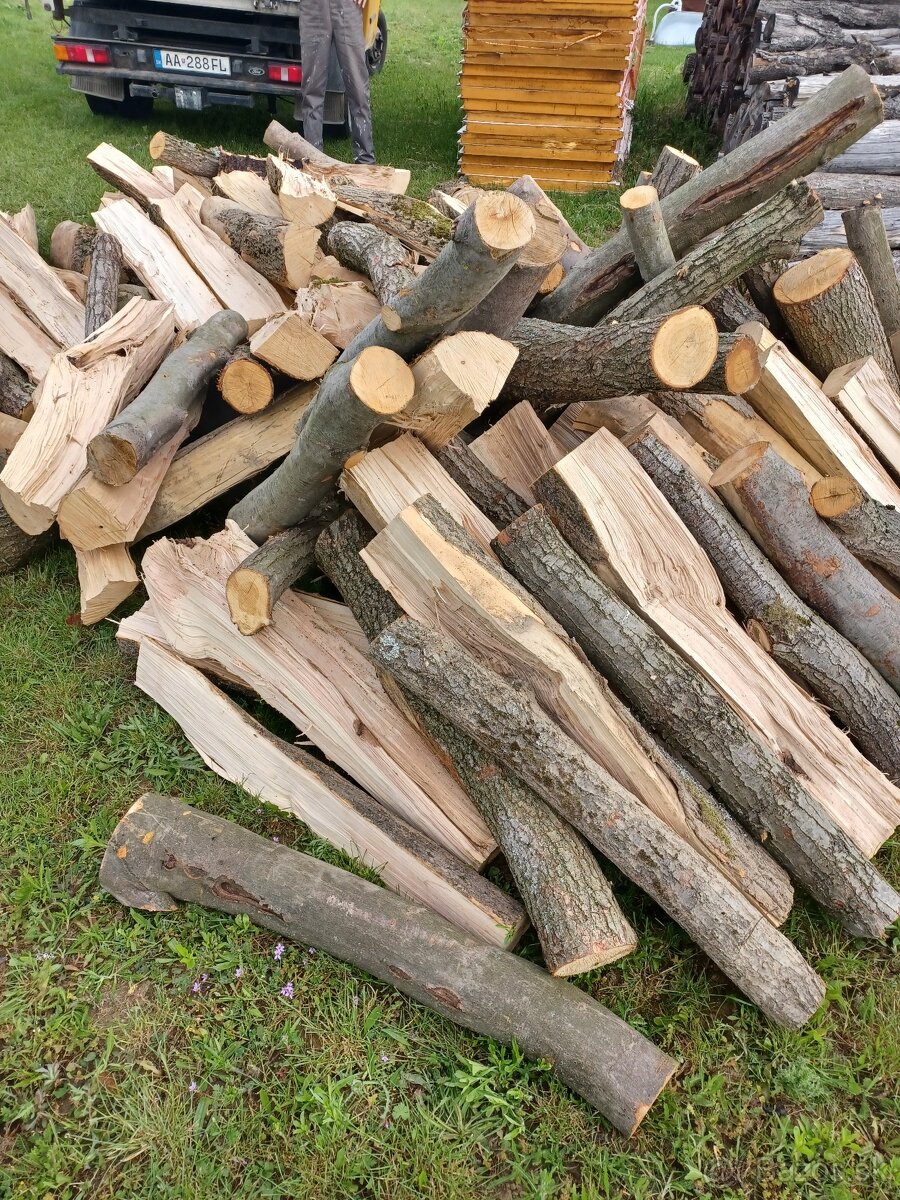 Palivové drevo tvrdé rôzne dĺžky:Tel 0905 556219 - 4
