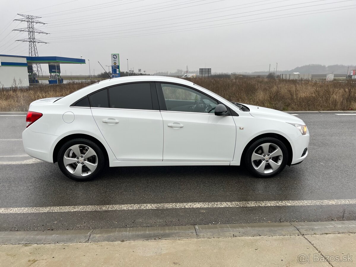 Chevrolet Cruze - 4