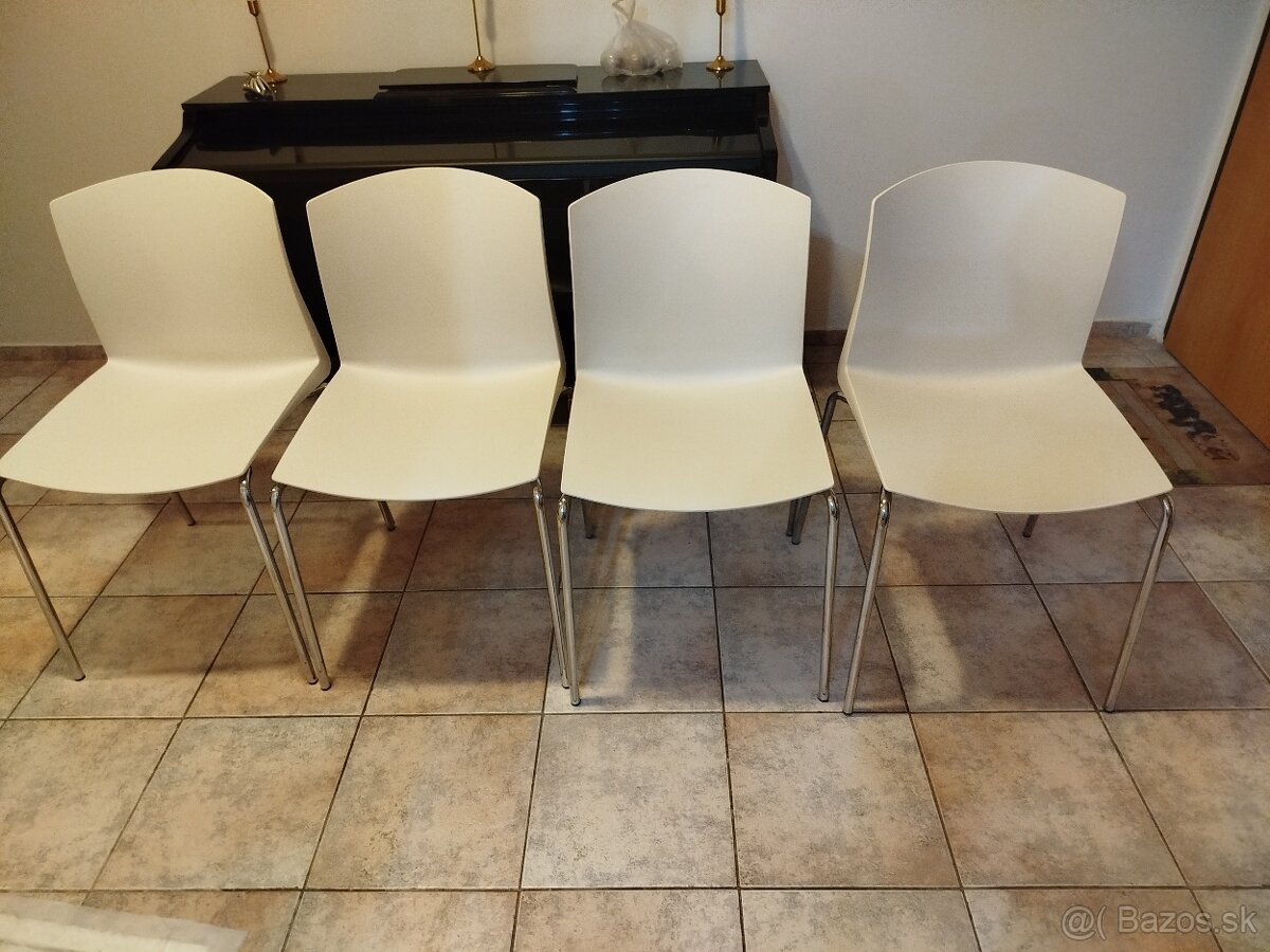 Štyri stoličky - 4
