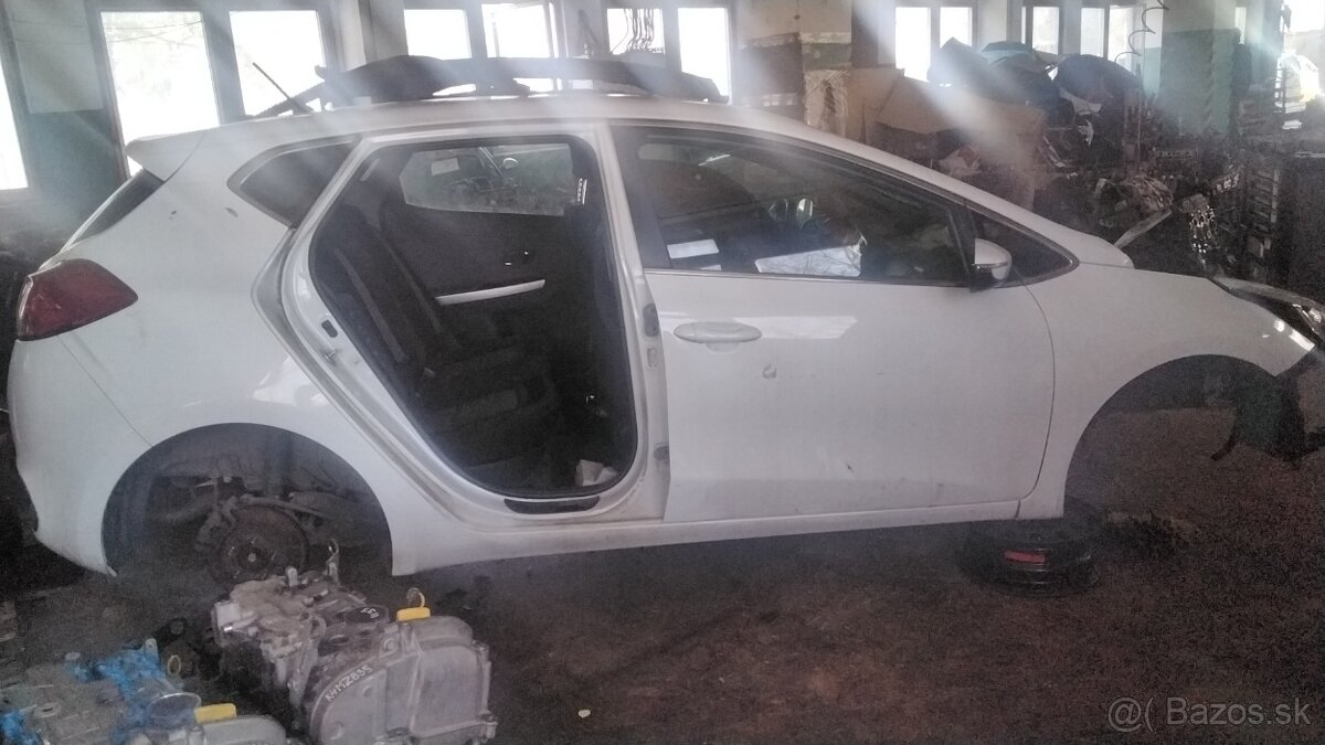 Predám MOTOR D4FC KIA CEED 1.4 CRDI 2014 DVERE, TRYSKY 04451 - 4