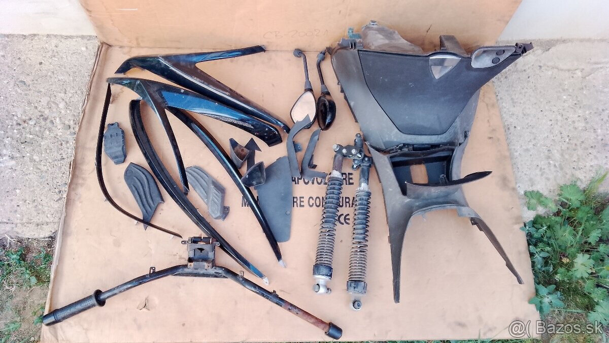 Piaggio X10, 350 - 4