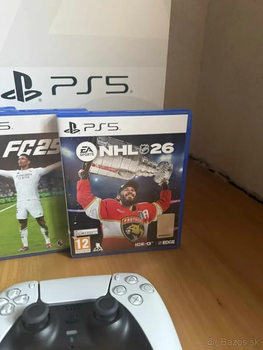 PlayStation 5 Slim + 2 ovládače + 5 hry - 4