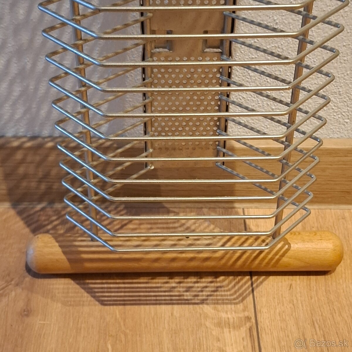 Stojan na CD - 4