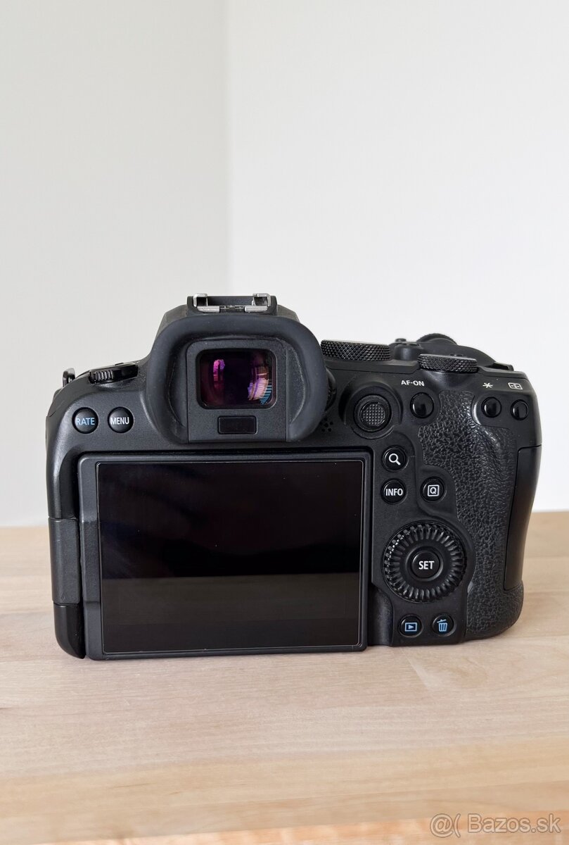 Canon EOS R6 - 4