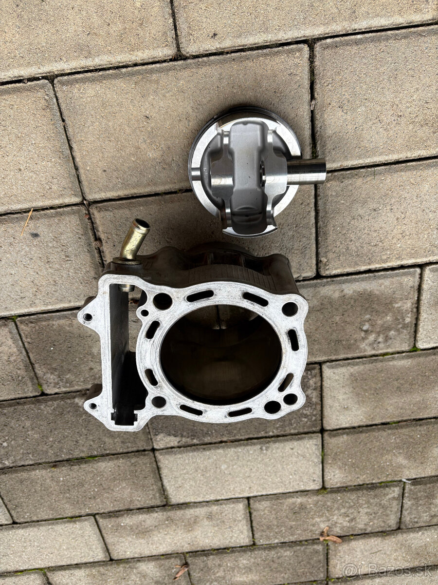 Piest a válec LTZ 400 - 4