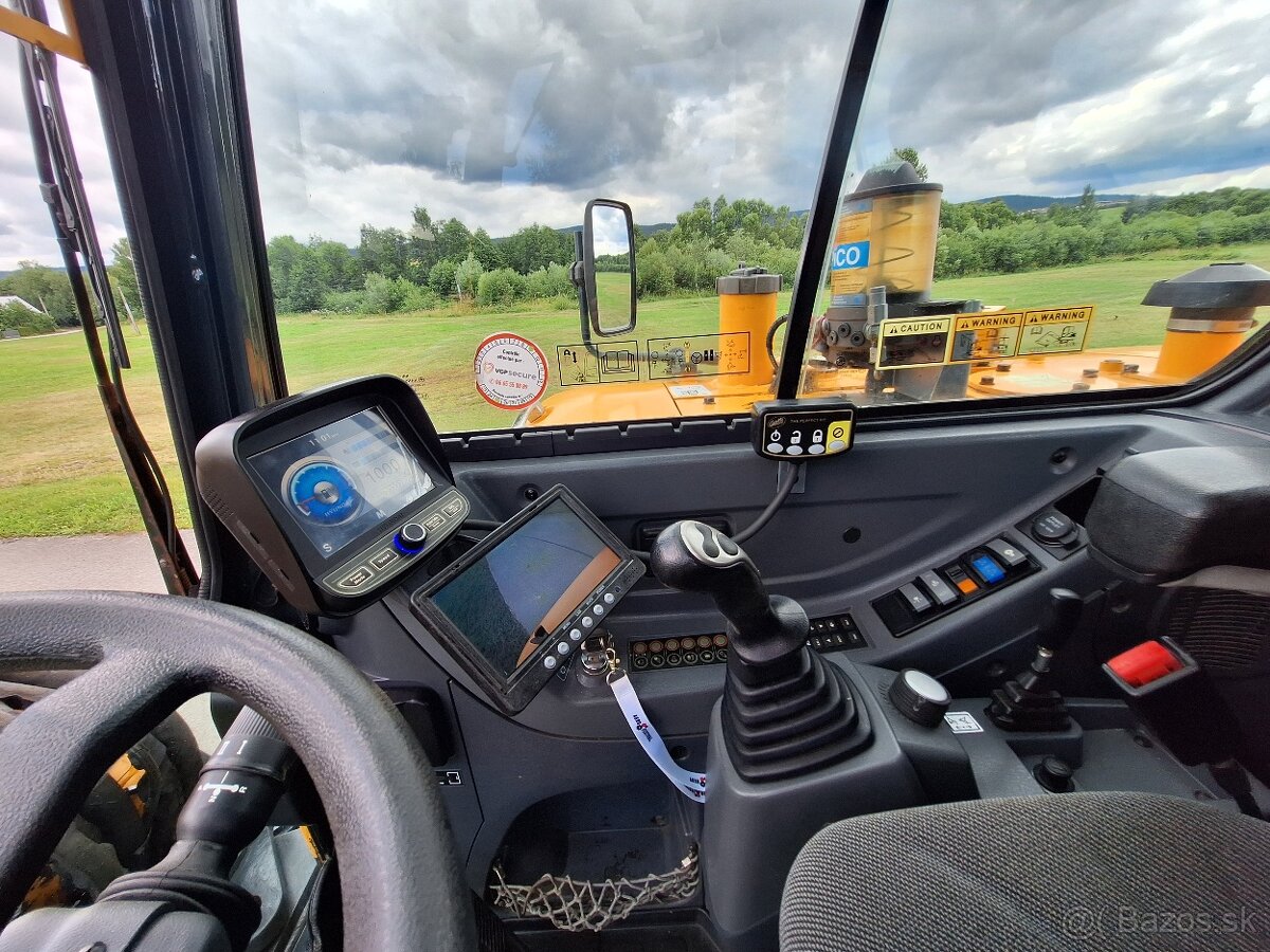 Kolesový otočný bager Hyundai 55w-9a robex - 4