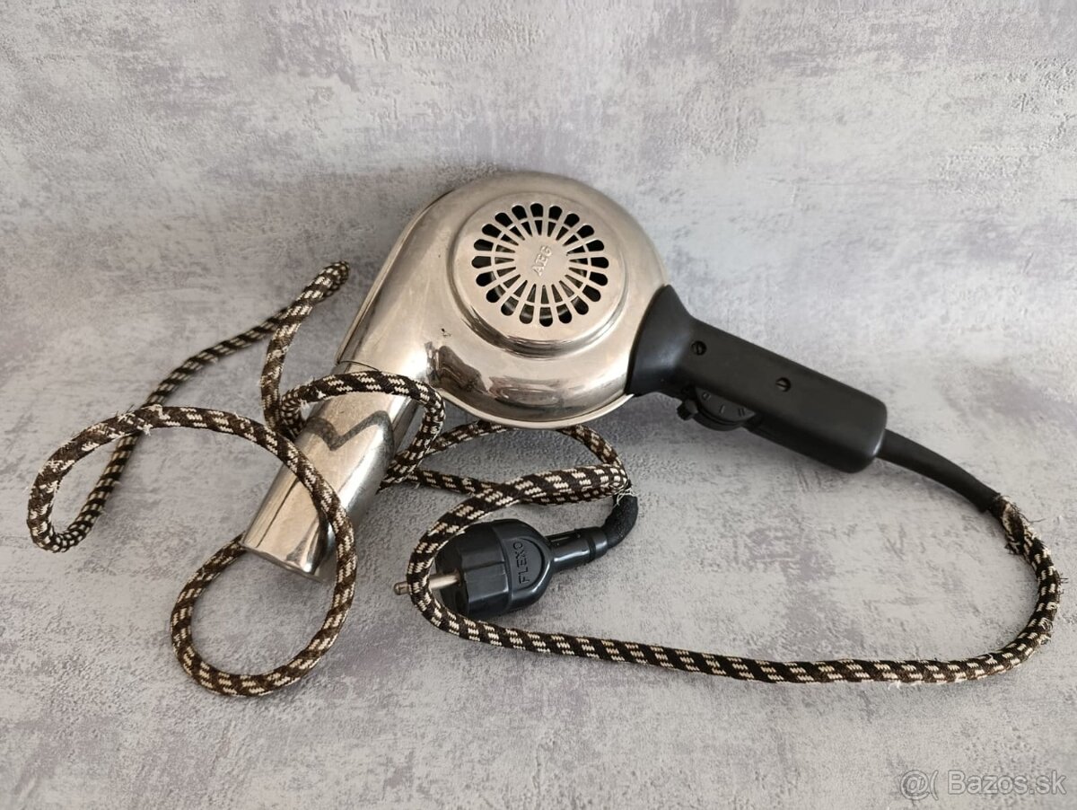 Starý značkový fén AEG – chromovaný kov, textilní kabel, krá - 4