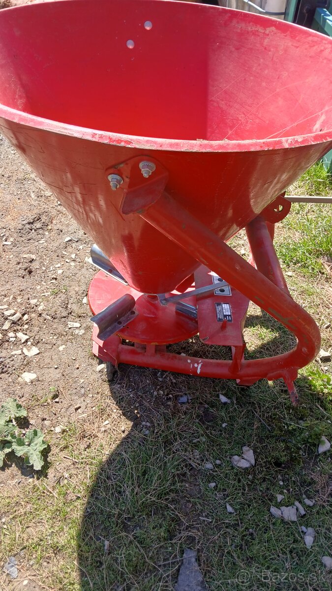 Rozmetadlo umelych hnojiv kirchner - 4