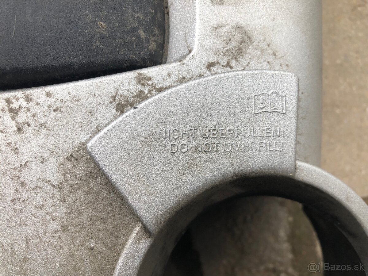 AUDI Q7 - Kryt motora 4.2 TDI V8 - 4