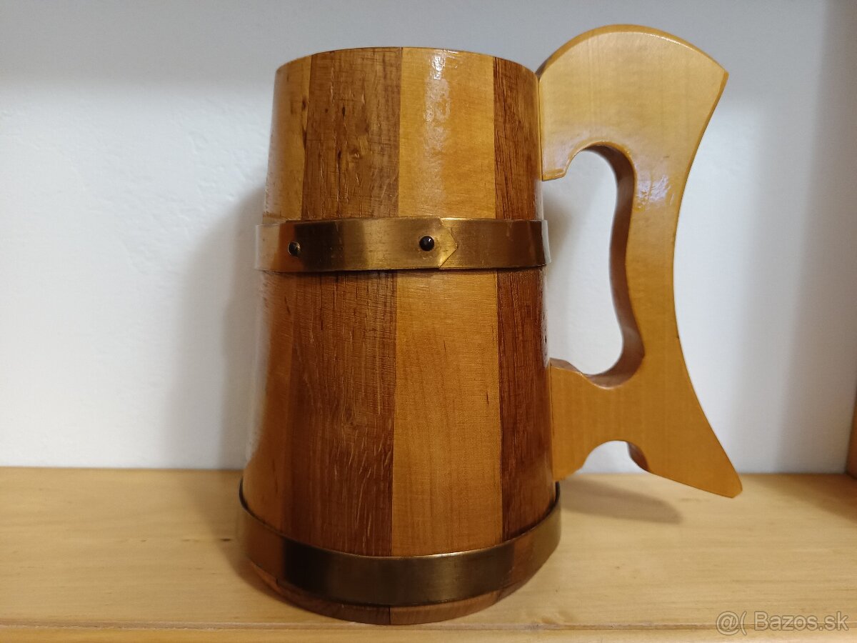 Staré drevené črpaky v dobrom stave - 4