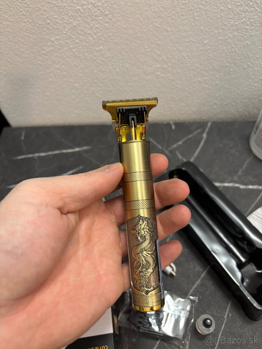 Strojček na vlasy a fúzy - 4