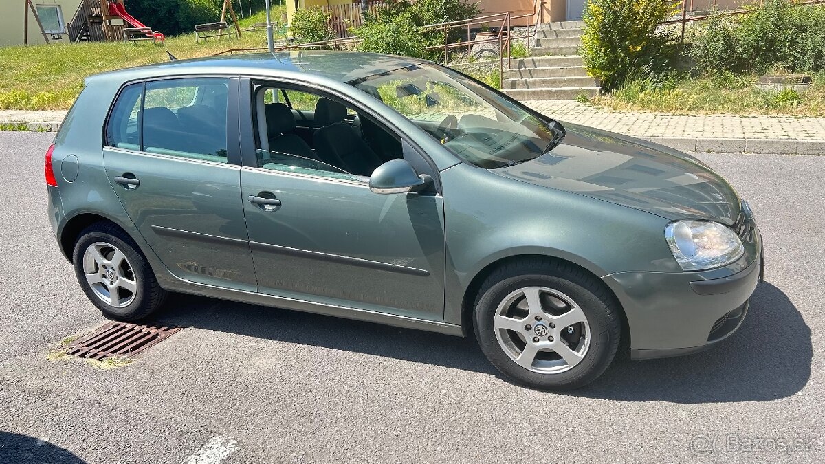 Predám Volkswagen Golf V 92000km.. - 4