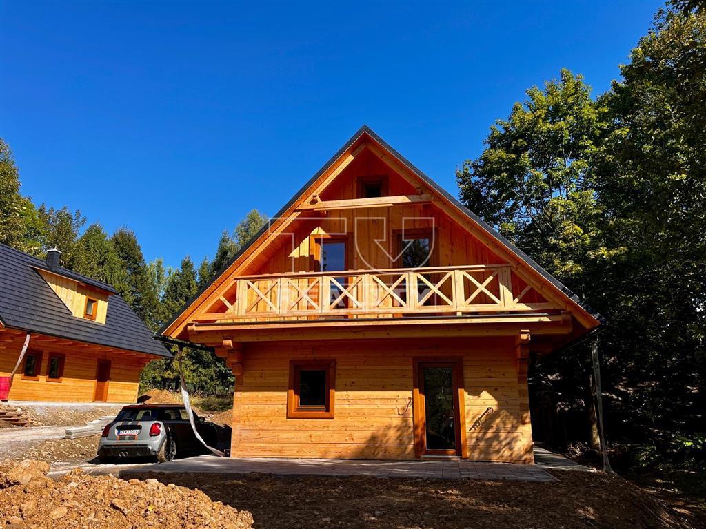 Drevenica v krásnom prostredí obce Stará Bystrica - 4