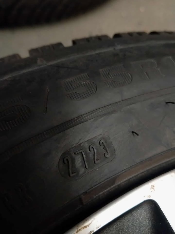 215/55 R 17 98 V XL + alu 5 x 112. - 4