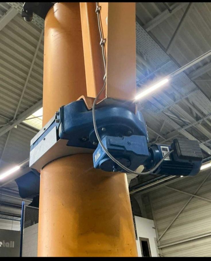 Stĺpový žeriav s otočným kĺbom a príslušenstvom - 4