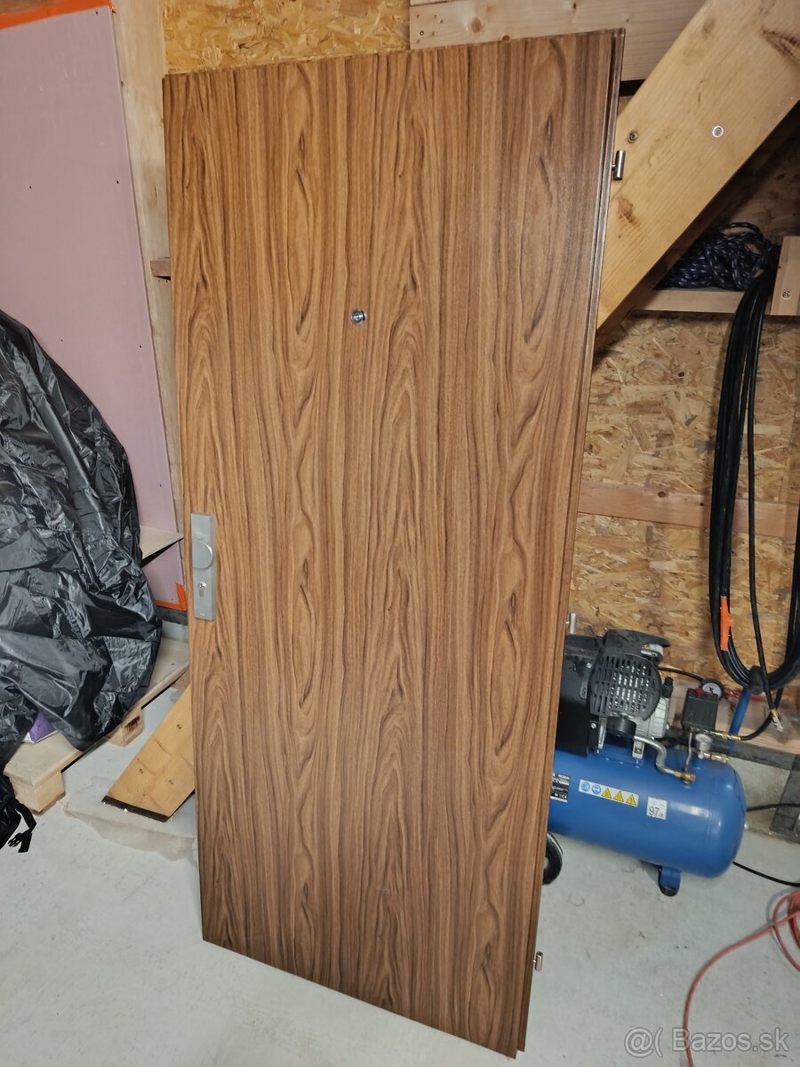 Predám protipožiarne vchodové dvere do bytu 80 ky ľavé - 4