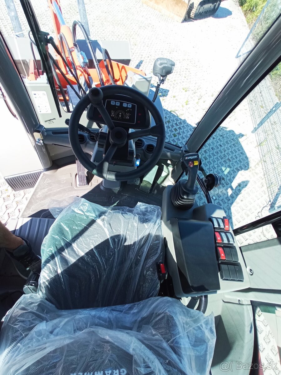 kĺbový nakladač - 4