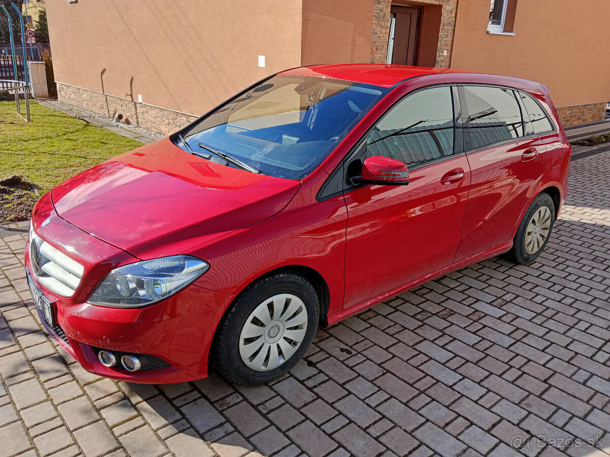 Mercedes-Benz trieda B180 - 4