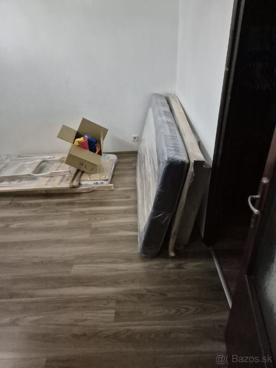 Predam postel 90x200 - 4