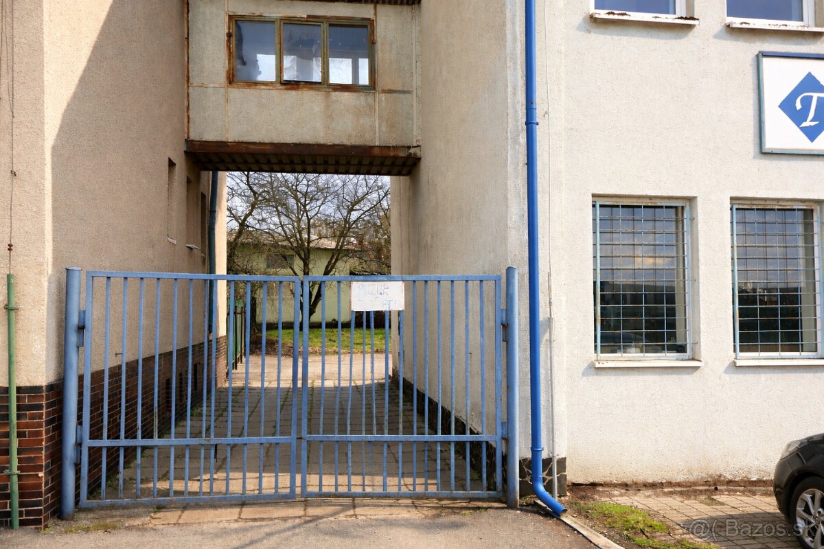 Polyfunkčný objekt - Ruskov - 4