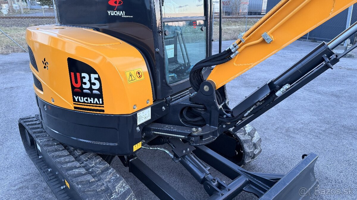 Minibager YUCHAI U35 Premium 3860 kg - 4