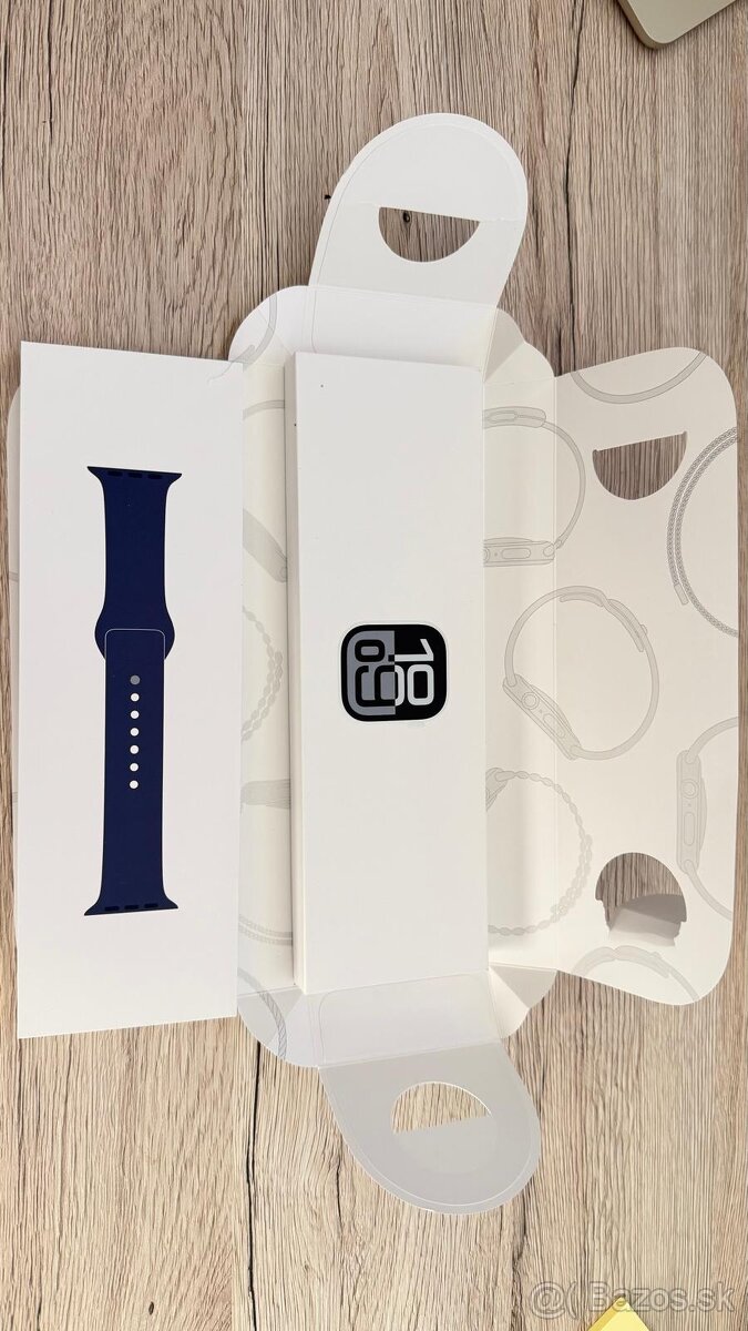 Apple Watch Series 10 46mm - Silver - 4