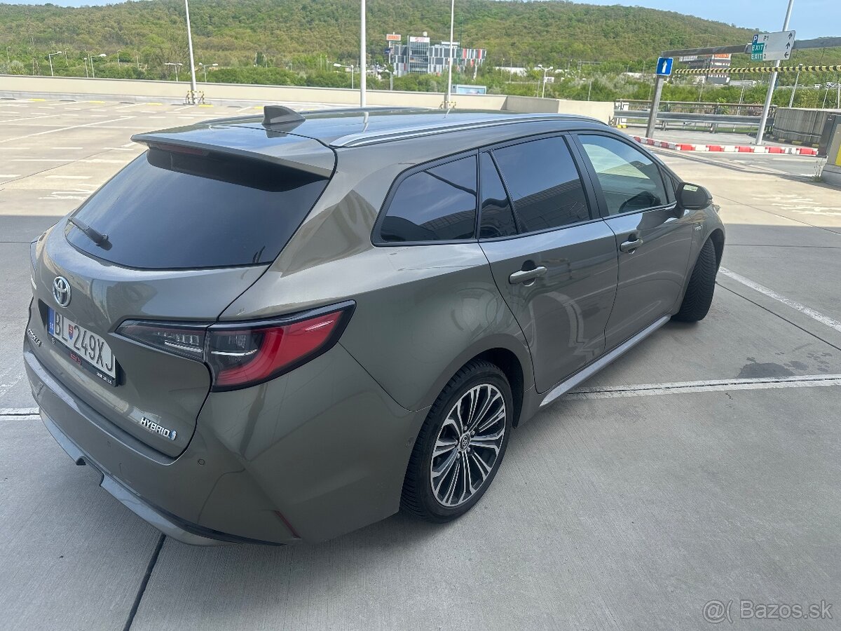 TOYOTA COROLLA COMBI 1.8 HYBRID - 4