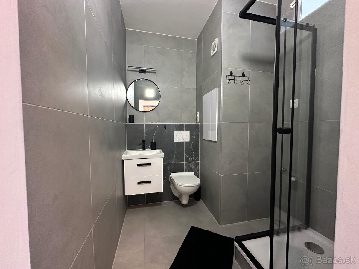 Ubytovanie v centre BB -od 3 hod.- - 4