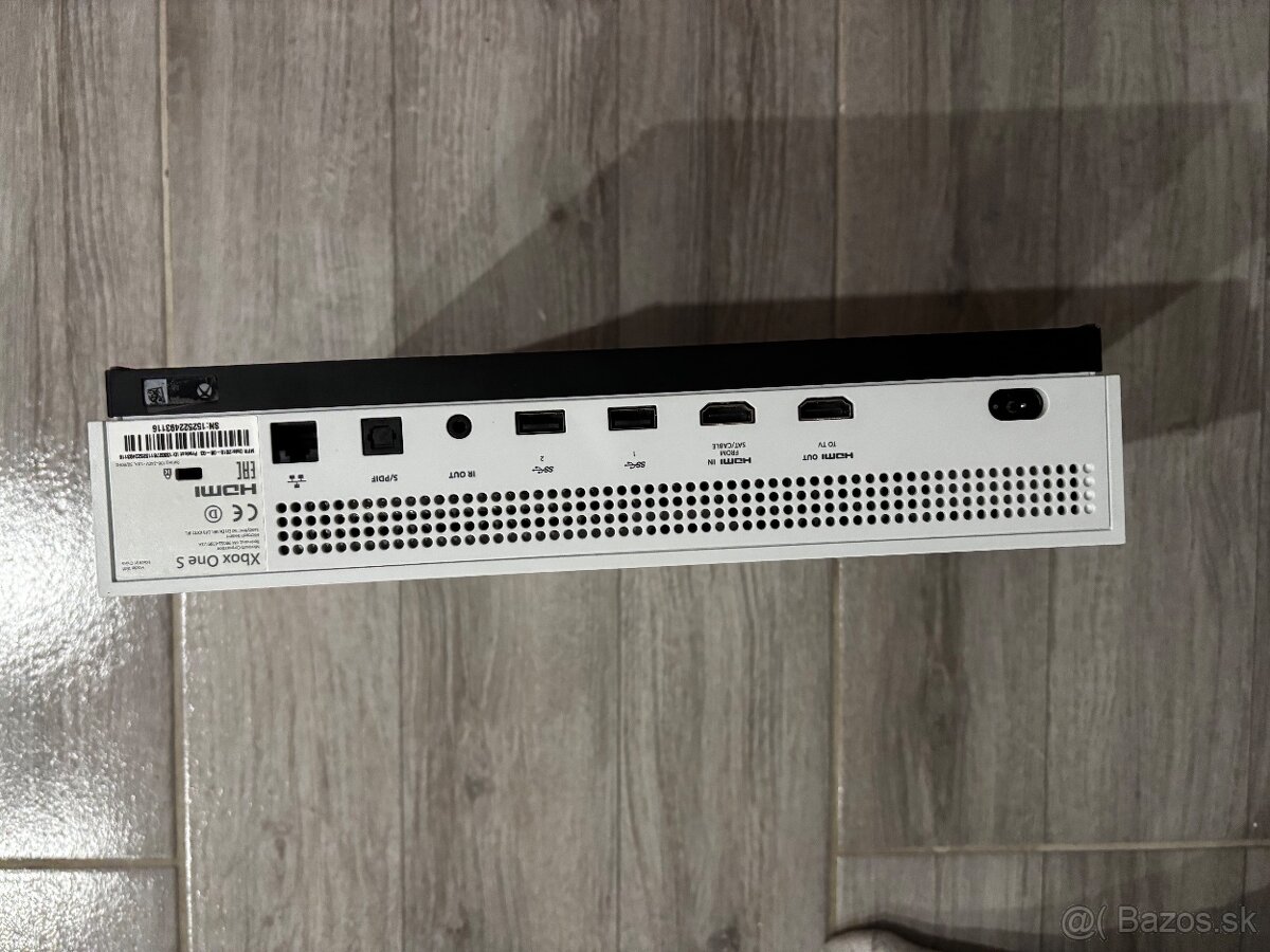 XBOX One S 1 tb - 4