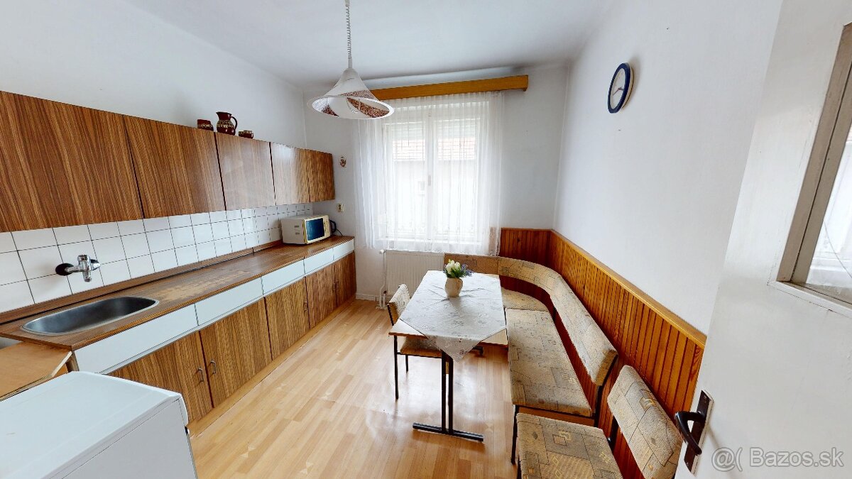 REZERVOVANÉ- 3-IZBOVÝ RODINNÝ DOM, NADLICE - 4