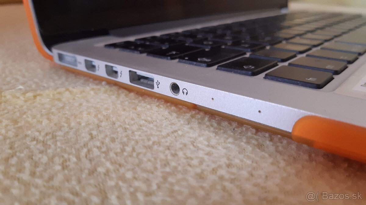 Predám MacBook Pro (13-inch, rok 2015) 8GB SSD256GB - 4