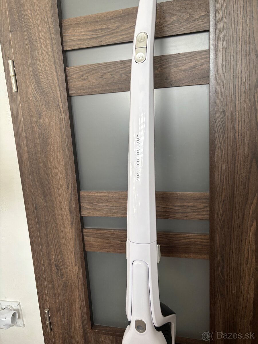 Tyčový bezvreckový vysávač 2v1 - 4