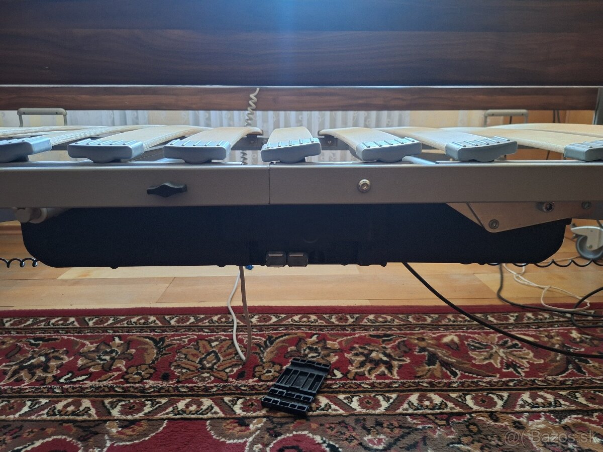 Polohovatelná posteľ - 4