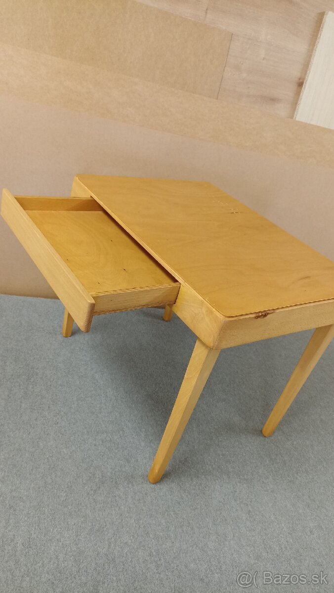 Drevený detský stolík - 4