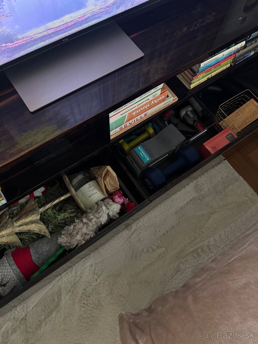 Komoda / Stolík pod TV - 4