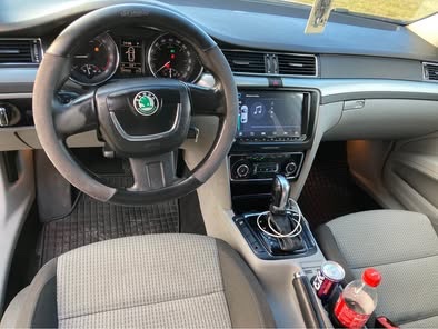 Predám Škoda Superb II 2.0TDI DSG - 4