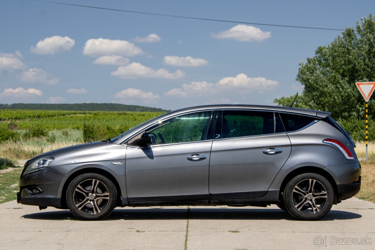 Lancia Delta 1.4T Gold 2011 - 4