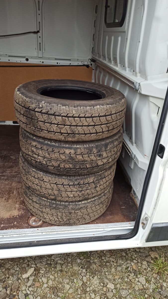 215/70 R15 C - 4