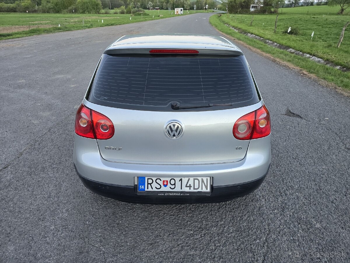 VW Golf 1.6 - 4